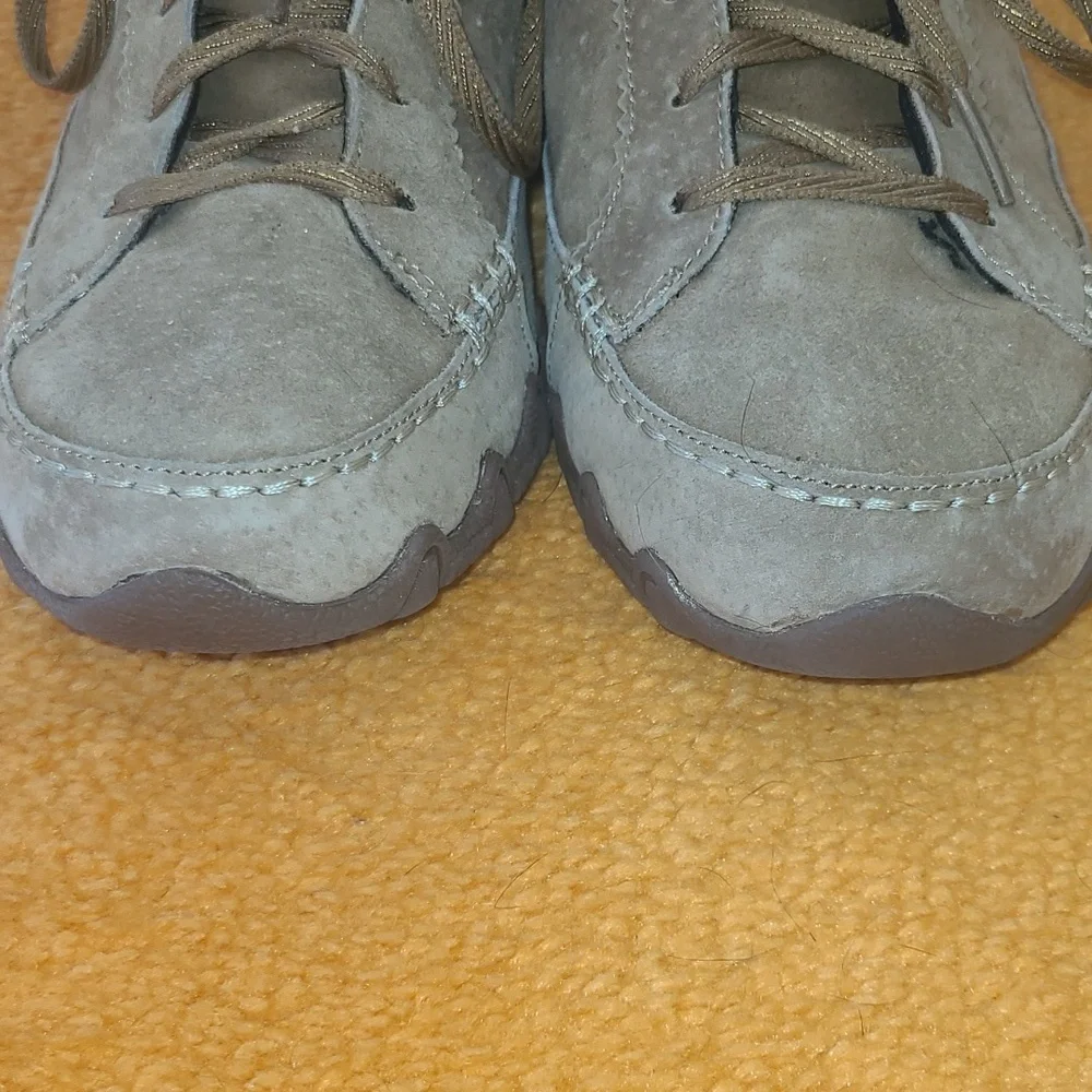 Skechers  Sz 8.5
